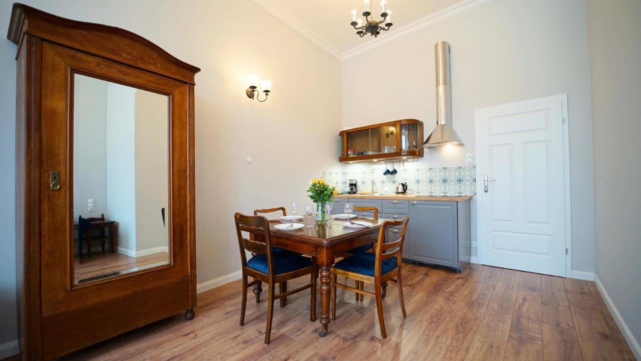Apartamenty Everysky - Plac Ratuszowy 51 Jelenia Gora Ngoại thất bức ảnh